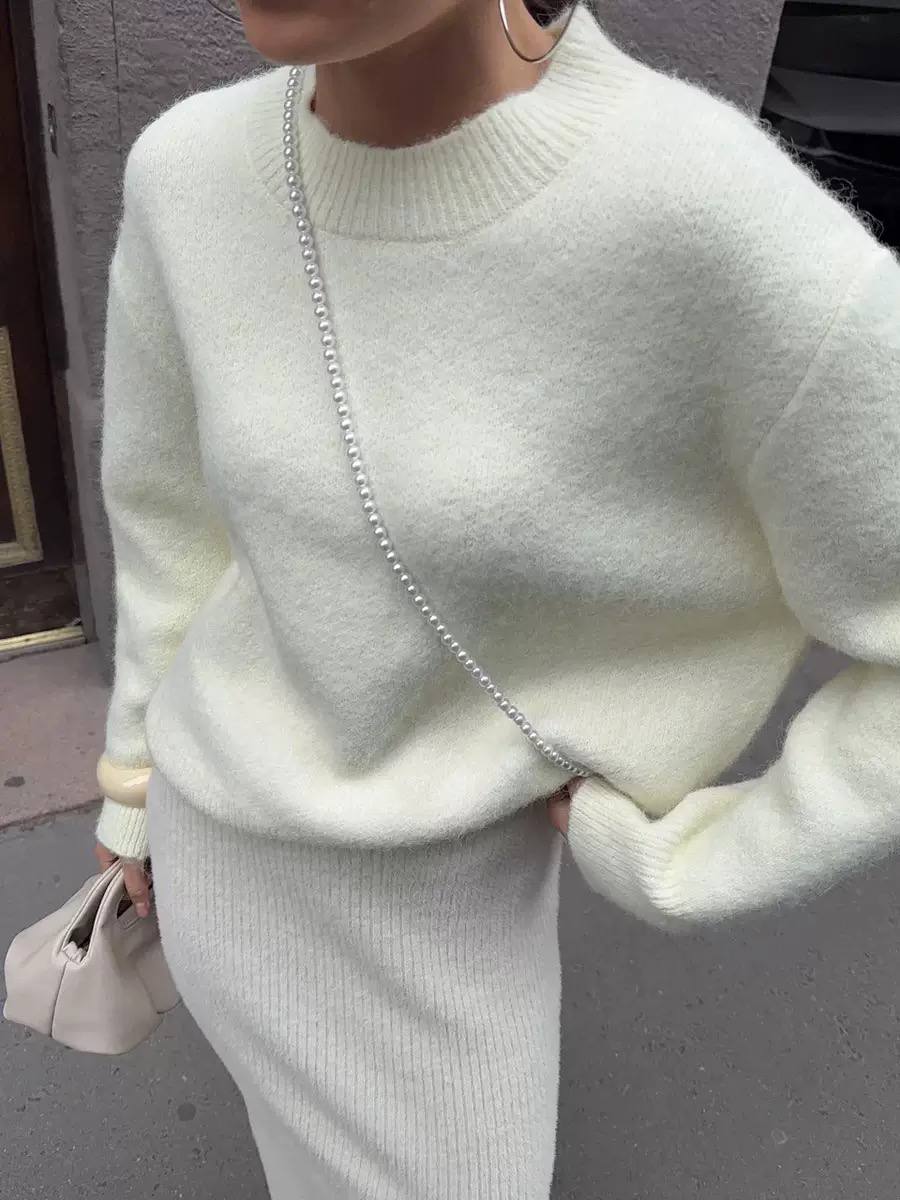 Women's Soft Crew Neck Cashmere Fluffy Sweater