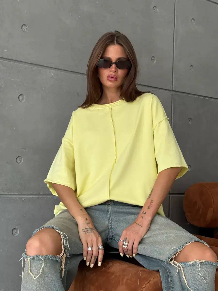 Women's Oversized Raw Seam T-Shirt